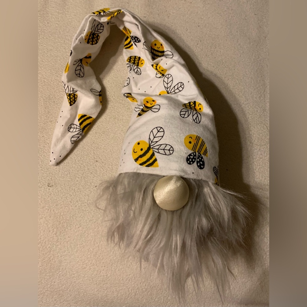 Bee gnome